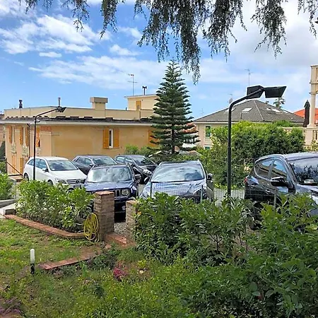 Mh Hotel