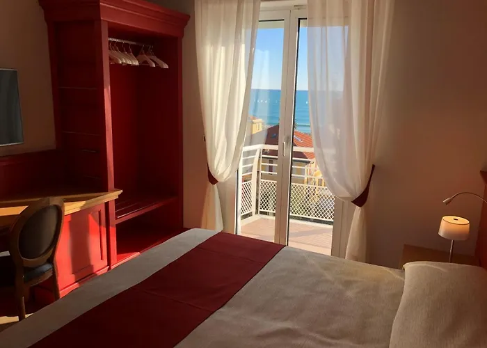 Отель Mh Варацце