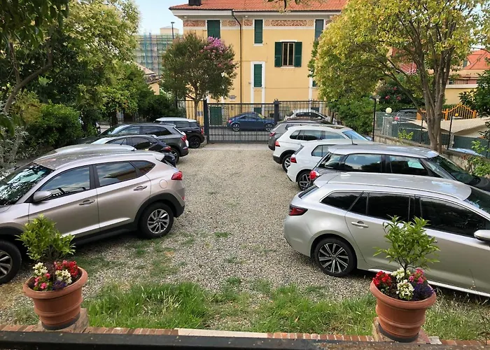 Mh Отель Варацце