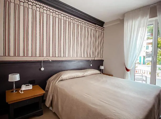 Mh Отель Варацце